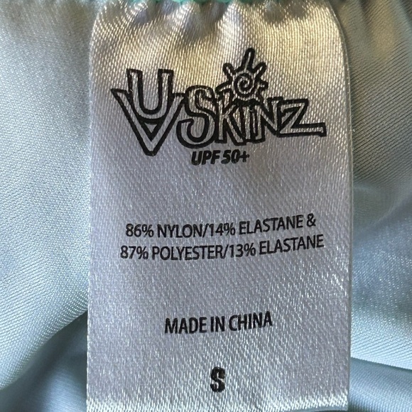 UVSkinz 50+ UPF Long Sleeve Rash Guard Surf Swim Beach Water Wear Men Sz S EUC - Picture 9 of 10